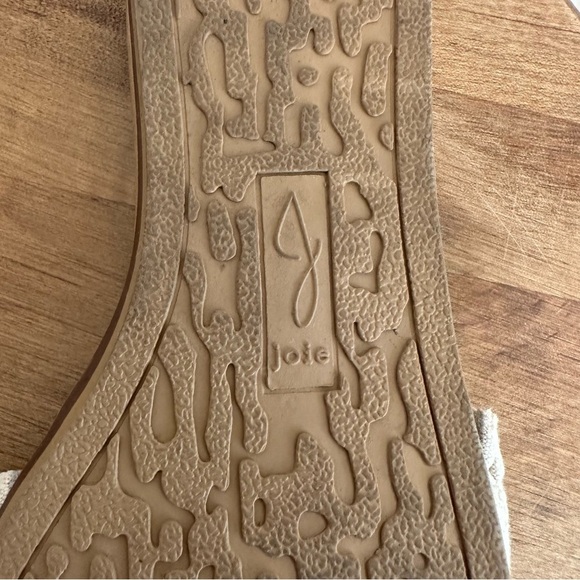 Joie Eidel Ruffle Sandal Womens Size 9.5 Beige Tan Canvas Material Slide Slip On - Picture 11 of 16